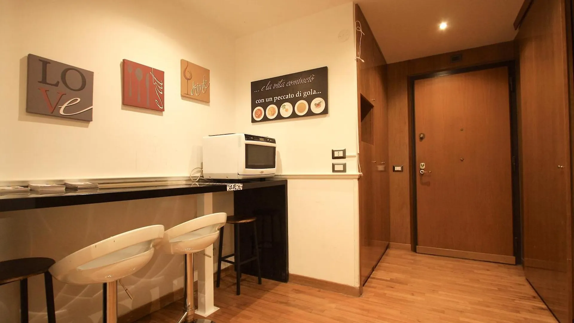 Apartment Giulio Cesare Holiday House Rom Italien